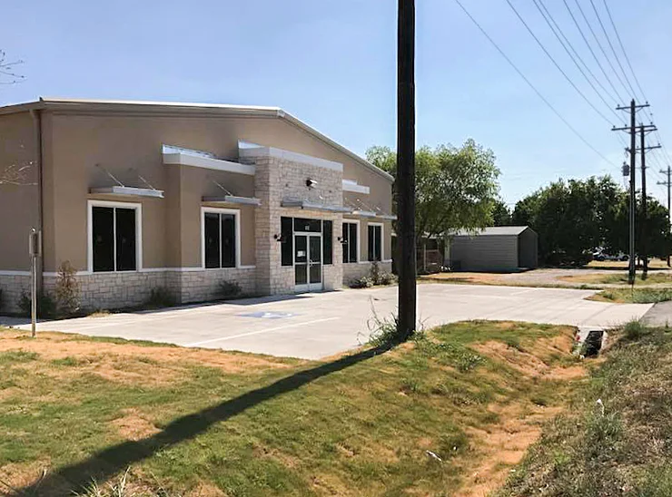 Commercial Concrete Parking Lot and Driveway